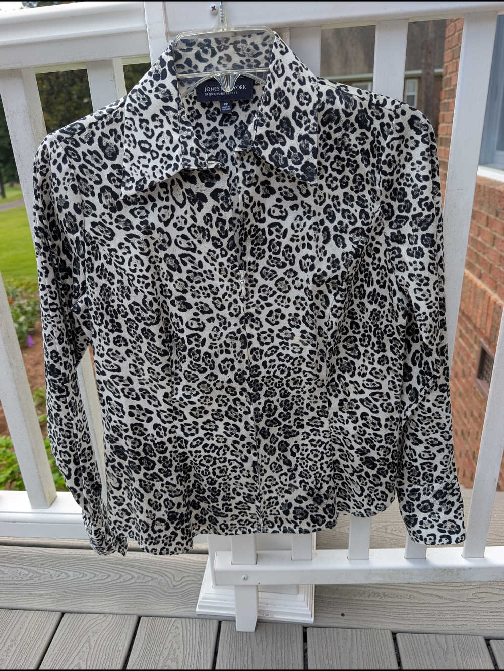 Jones New York Signature Black & White Leopard Print Blouse
